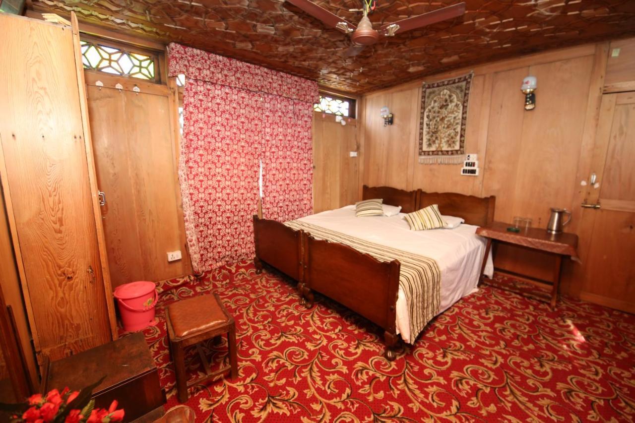 The Shelter Group Of Houseboats & Tour Organiser Srīnagar Exterior foto